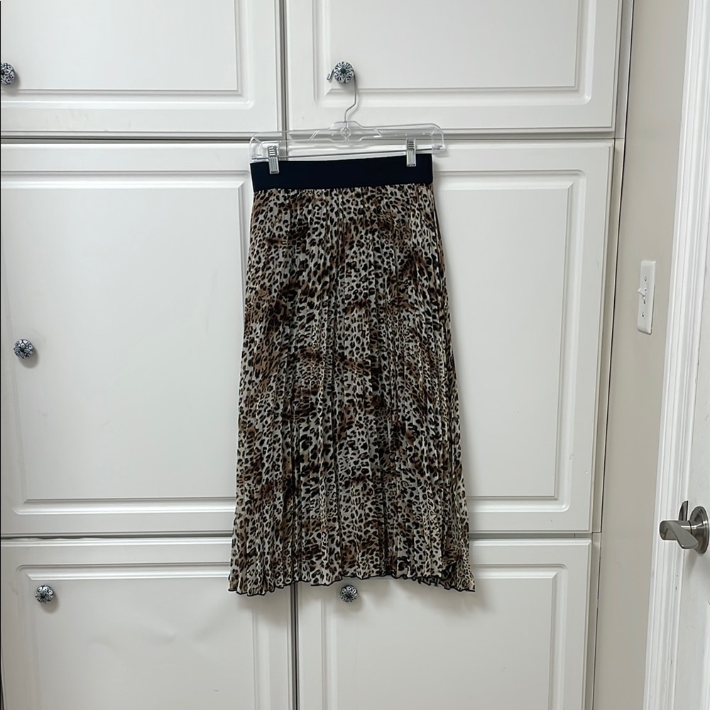 Leopard Print Pleated Skirt
